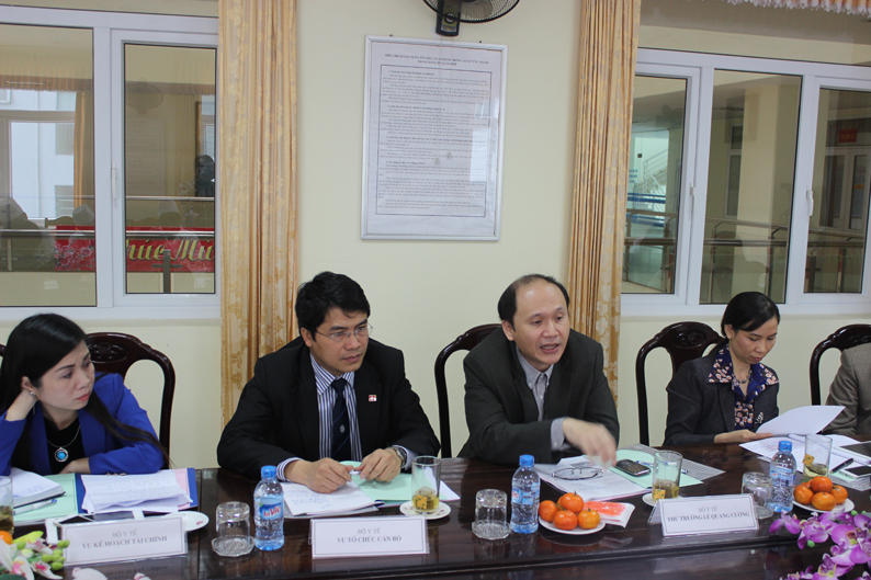 Thứ trưởng Bộ Y tế Lê Quang Cường thăm, làm việc tại Viện Bỏng Quốc gia